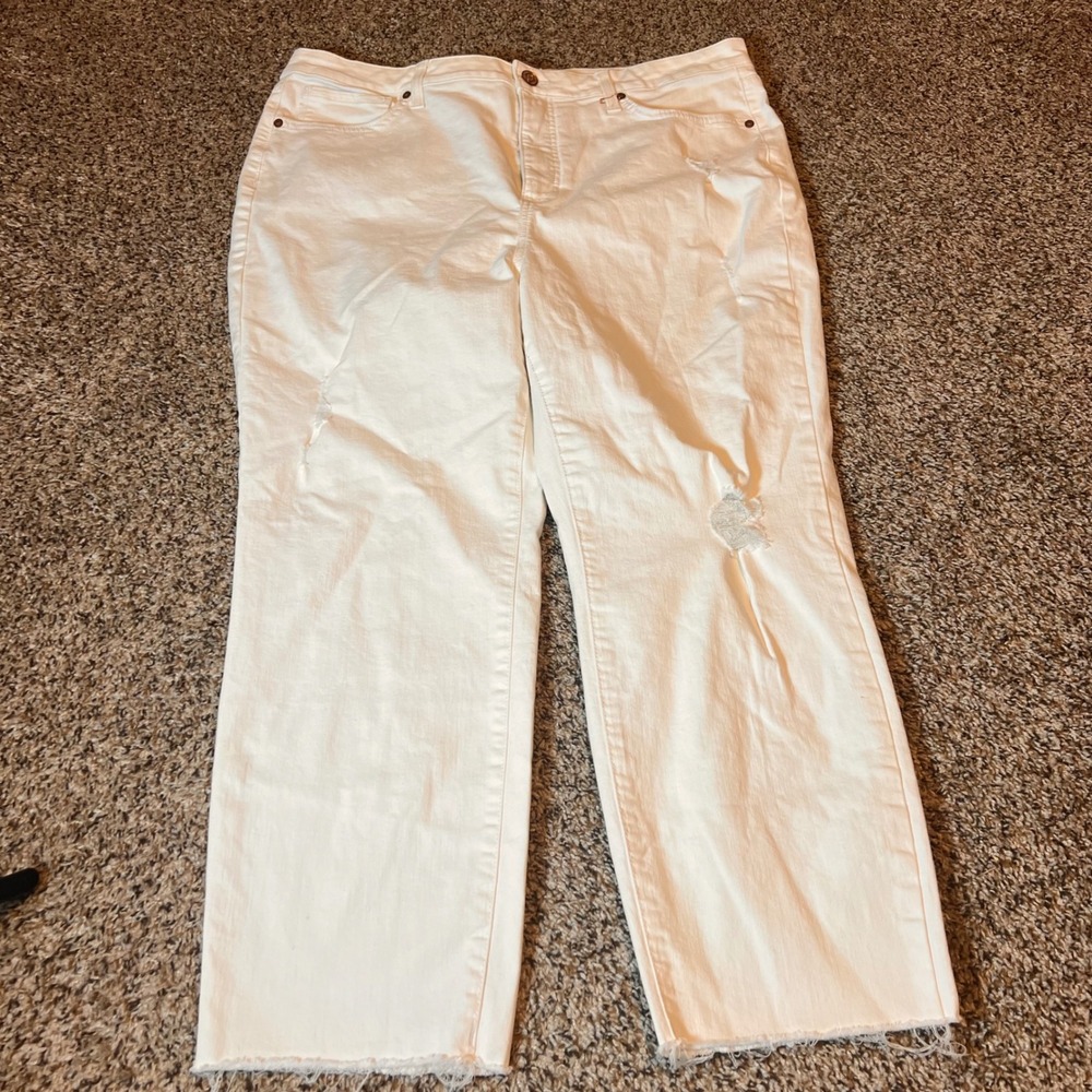 LC Lauren Conrad White Slim Straight Leg Cropped Distressed Jeans - 18W‎